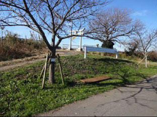 不法投棄テーブル(左岸) 2016_12_11_979table.jpg